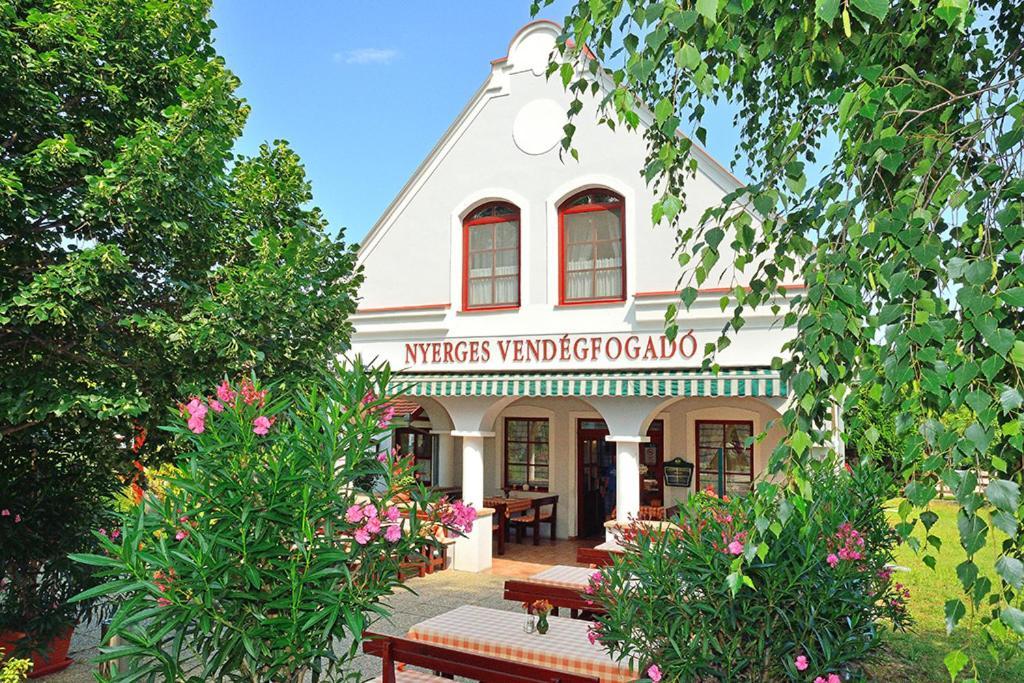 Nyerges Vendégfogadó Hegykő Exterior foto